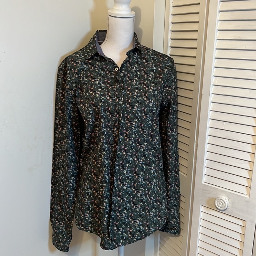 𝅺ZARA Slim Fit Green Floral Collared Button Down Shirt.  Size Medium